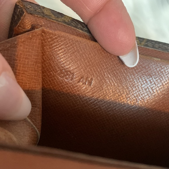 1988 authentic Louis Vuitton Elise wallet - rip inside - Picture 10 of 17